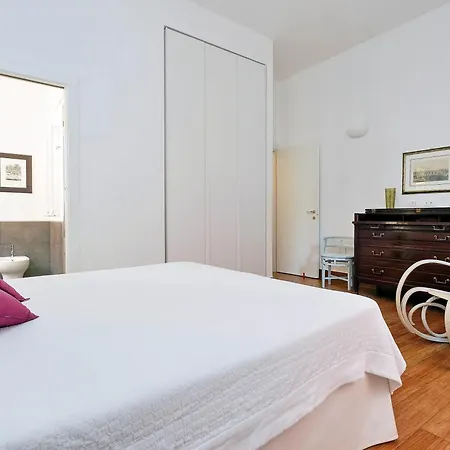 Spanish Steps Home شقة